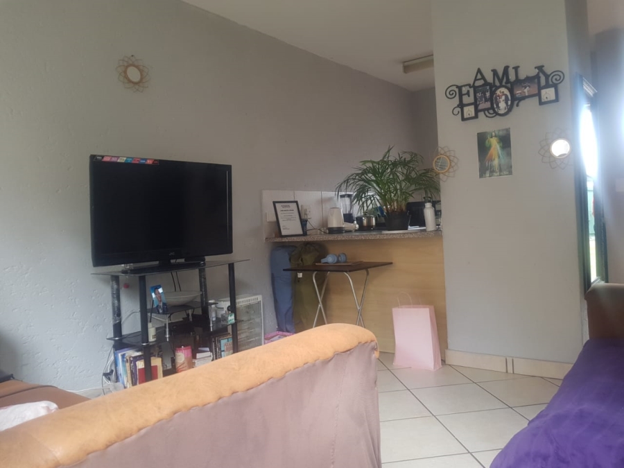 2 Bedroom Property for Sale in Waterval East North West